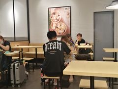 大堂-吉祥馄饨(虹桥火车站店)