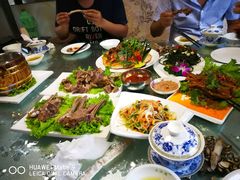 -三江源美食城