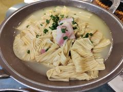 -侬佳蒸菜馆(听潮店)