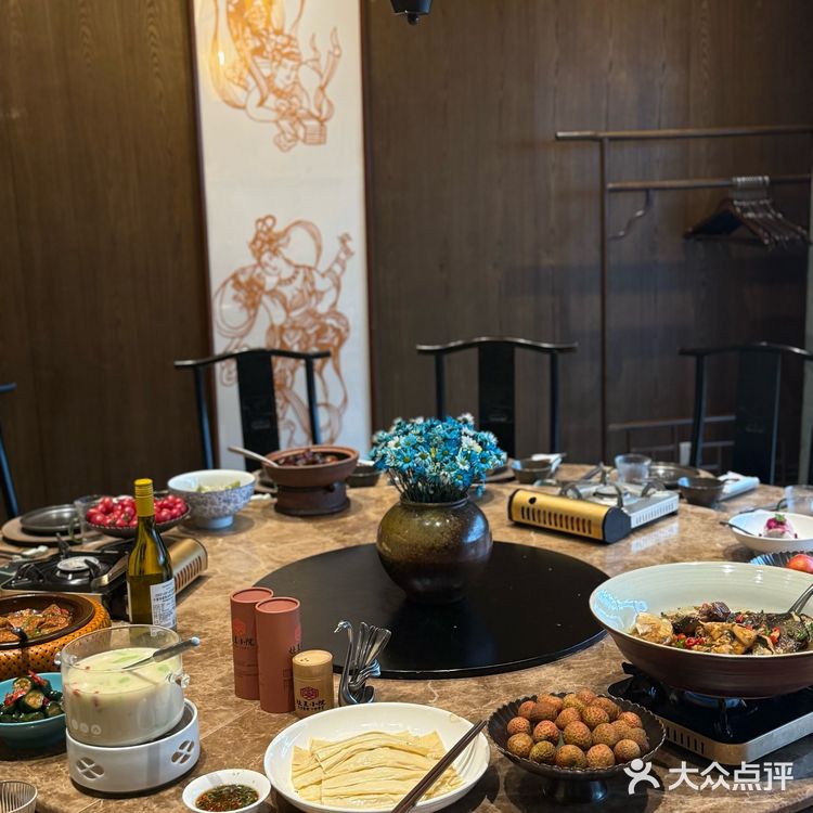 有烟火地方的“家宴”每道菜都是“原生态”的美味