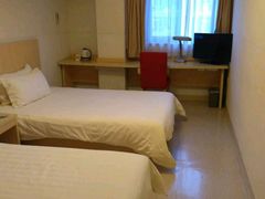 -锦江之星(广州海珠江泰路地铁站店)