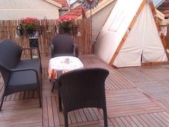 -小草屋轰趴馆别墅派对新场团建家庭聚会