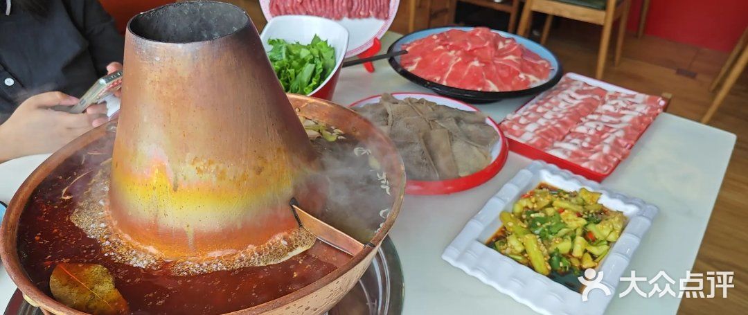 热辣炭火锅让味蕾热辣热辣沉醉🔥🔥