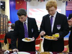 -上海市民办金苹果学校