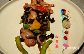 Chicken Mushroom Stir-Fried with Tender Pork