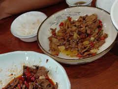 -湖南人家湘菜馆(镇江路店)