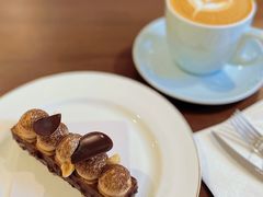 -Fridi Patisserie Cafe