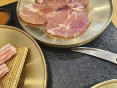 -臻牛烤肉