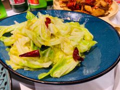 炝炒牛心菜-耶里夏丽·丝路新疆菜·清真食品(徐汇南丹东路臻选店)