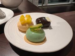 -深圳国际会展中心希尔顿酒店(前海华发冰雪世界店)