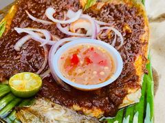 -东海岸人工湖美食村