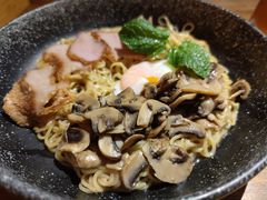 -千金一碗·宝岛一村(韩国街店)