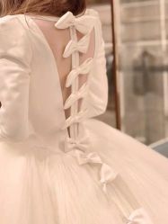 -Renee芮亦婚纱(原丽莎)