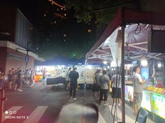 -吴山路夜市
