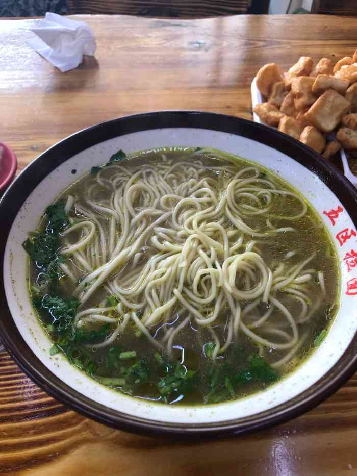 大港区拉面(翔纬路店)-"到金狮这边办事 晚八点左右寻觅了这家小店.