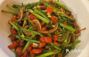 Leek Flower and Pig Ear Tips