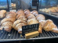 黄金流奶羊角-麦田工坊(月湖店)