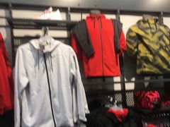 -NIKE上海青浦优选体验店
