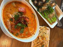 -Chom Cafe and Restaurant