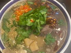 -云阿蛮云南生烫牛肉米线(奉贤路店)