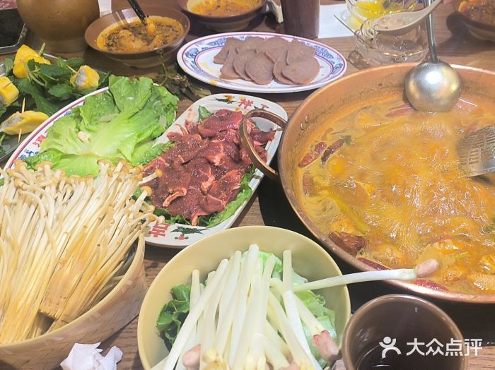 滇翁·云南酸菜牛肉火锅(合肥首店坝上吾悦广场店)图片