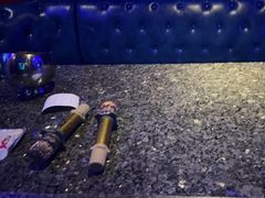 -UK派对KTV(日月广场店)