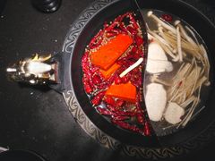 菌汤鸳鸯锅-锅说大脸毛肚重庆老火锅(佐阾店)