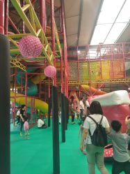 -趣玩空间蹦床乐园(临平旗舰店)
