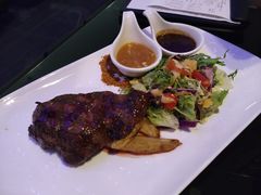 新派惠灵顿牛扒-赫帝拉航空主题餐厅(南宁店)