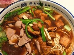 -镇南锅盖面馆(解放路店)