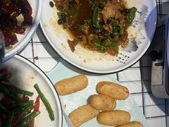 -荆楚渔艺堂·鱼头泡饭(江堤中路店)