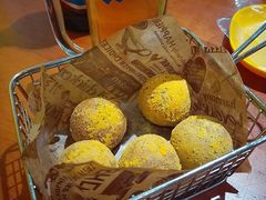 -BHC炸鸡(明洞总店)