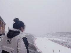 -采薇庄园四季滑雪场