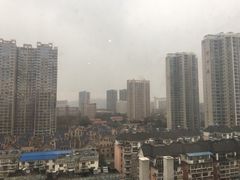 -武汉光谷广场杨家湾地铁站怡程酒店
