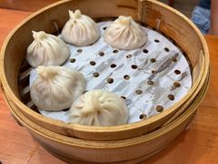 -莱莱小笼·乔艾