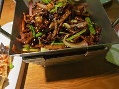 干锅香煸茶树菇-弄堂里(雨花客厅店)