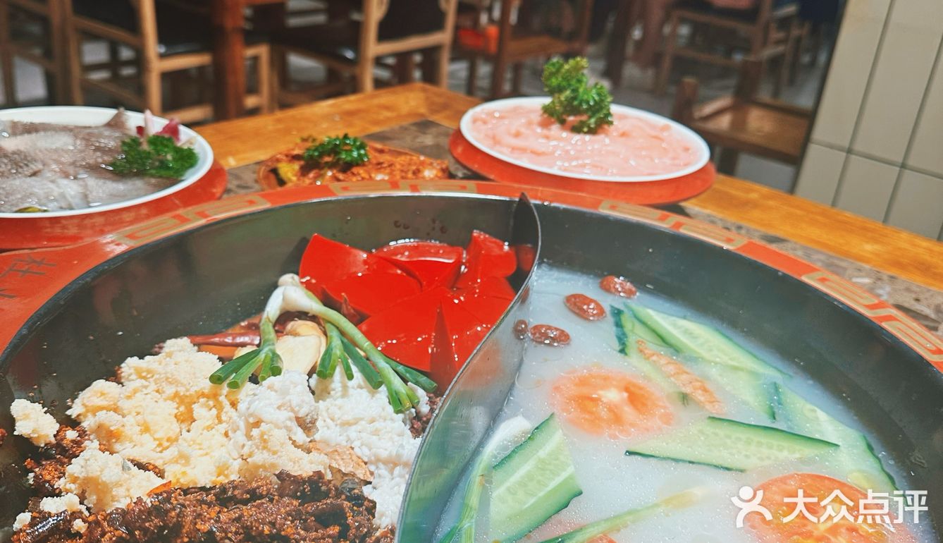 完美周末，火锅永远对，老板大气，甜品全免费！