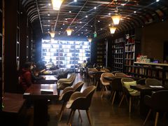 -钟书阁(松江泰晤士小镇店)