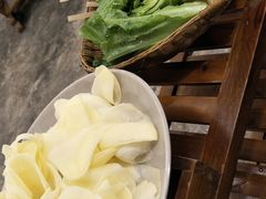 -茅草房·河畔园林火锅