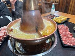 -果松木炭酸菜铜火锅·外婆参鸡汤