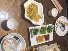 -东口码头·烧鸽子·鱼头泡饼·地方菜(金鹰悦城店)