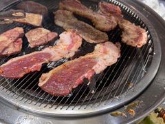 -围炉肉舍•炭烤活鳗•丹东海鲜烤肉(步行街店)