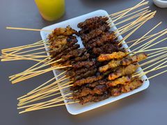 -东海岸人工湖美食村