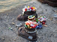 -多瑙河畔鞋履雕塑