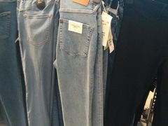 -H&M(鹏欣水游城店)