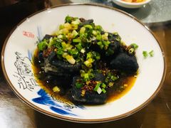 长沙油炸臭豆腐-三湘四水湖南特色餐厅(颐景公寓店)