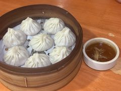 -莱莱小笼·乔艾