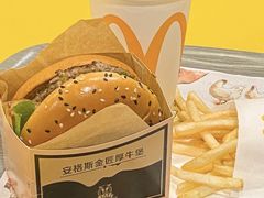 -麦当劳(假日广场店)