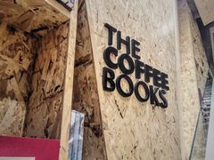 -新华里咖啡书吧(新华书店小寨店)