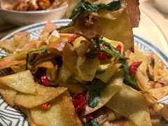 -霄汉牛三鲜湖北砂锅菜(万松园2店)